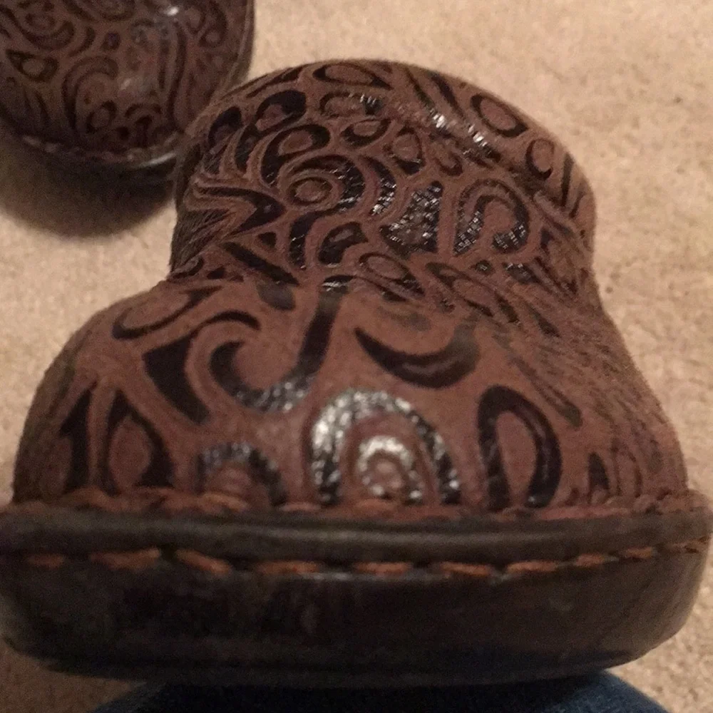 b.o.c. Brown Embossed Shoes - Picture 7 of 15